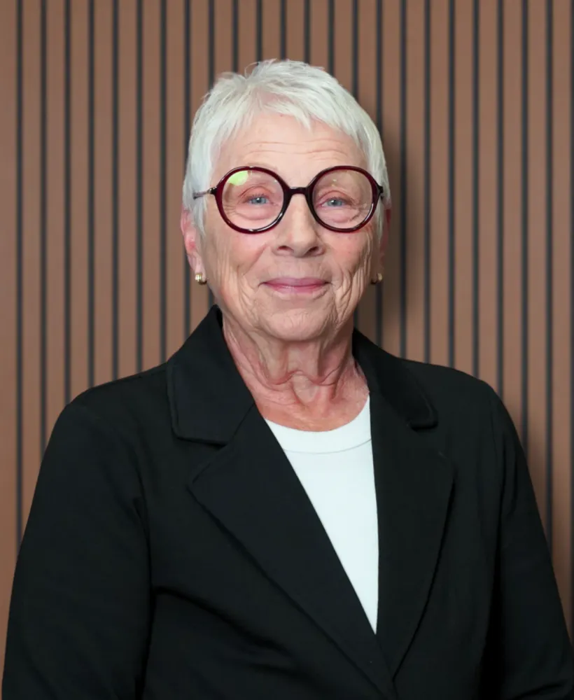 Donna Carstens, Auctioneer and Realtor® at Auction Ohio